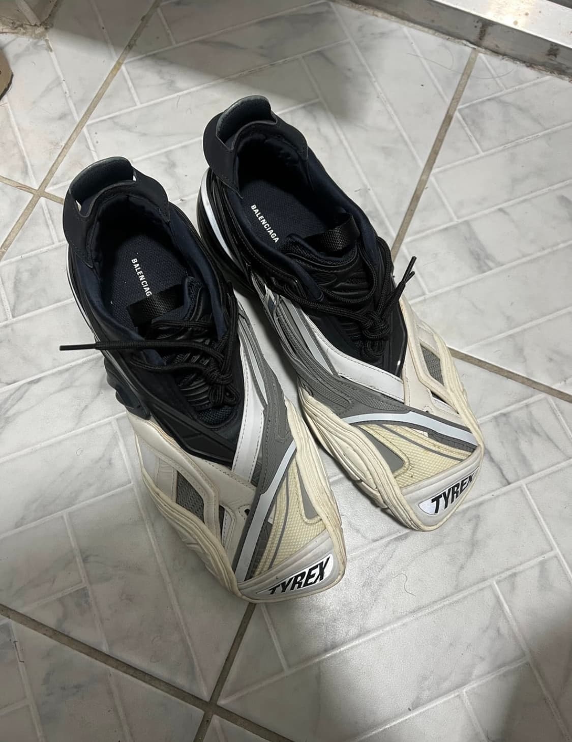 발렌시아가 타이렉스 43size 상품이미지1