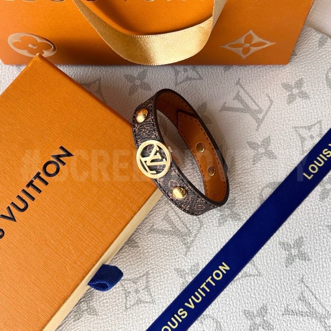 루이비통 LV 모노그램 가죽 팔찌 풀박스 상품이미지3