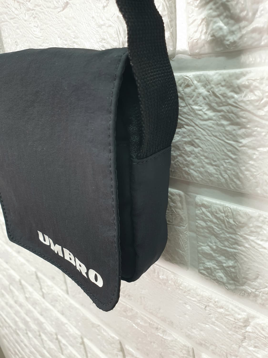 엄브로 미니 크로스백 상품이미지5