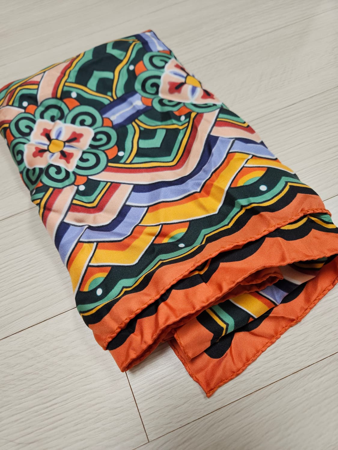 Gucci 구찌 2024 경복궁 단청 패턴 스카프 상품이미지4