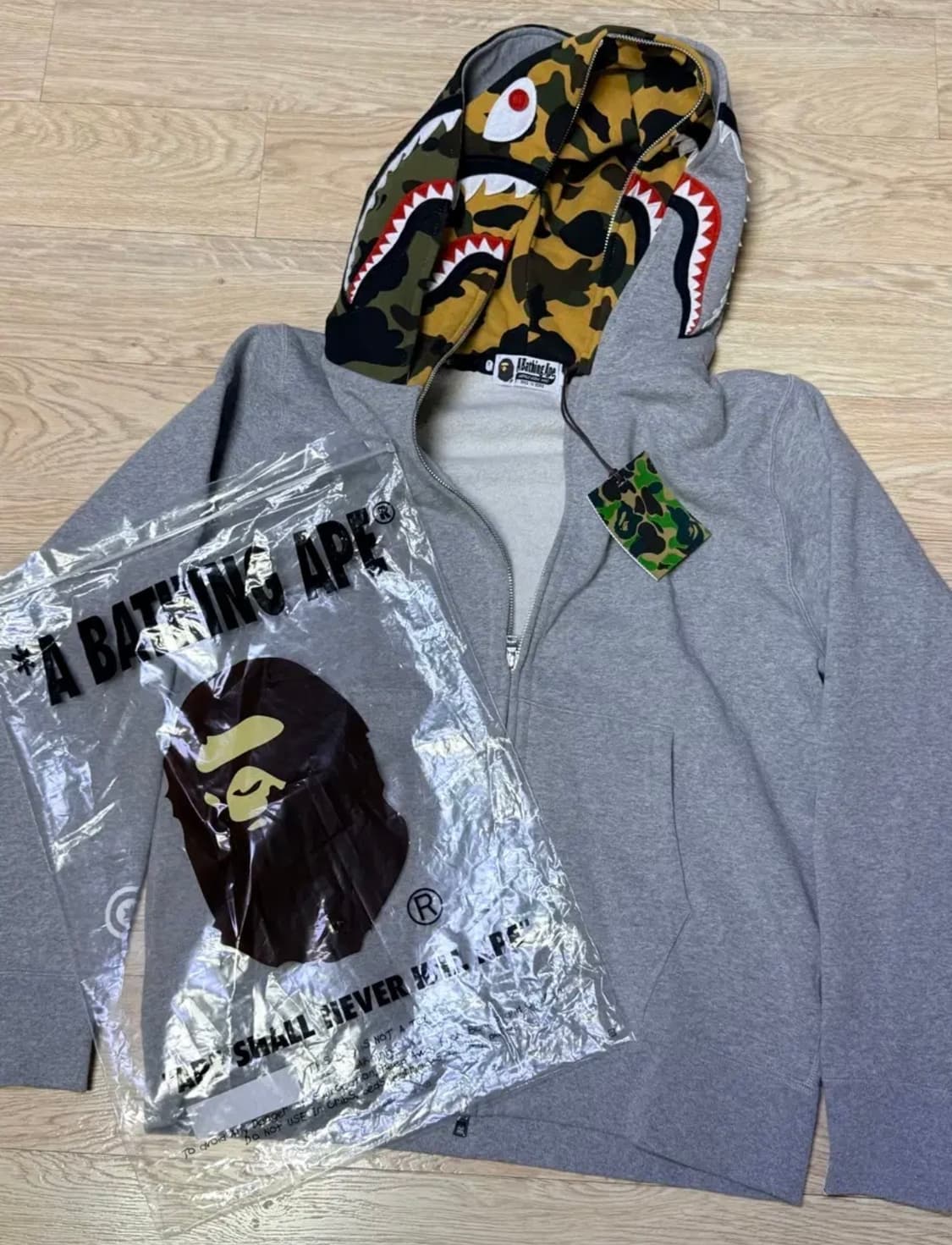 [할인중/새상품]베이프 베이프 샤크 풀 집 더블 후드 집업 그레이 상품이미지2