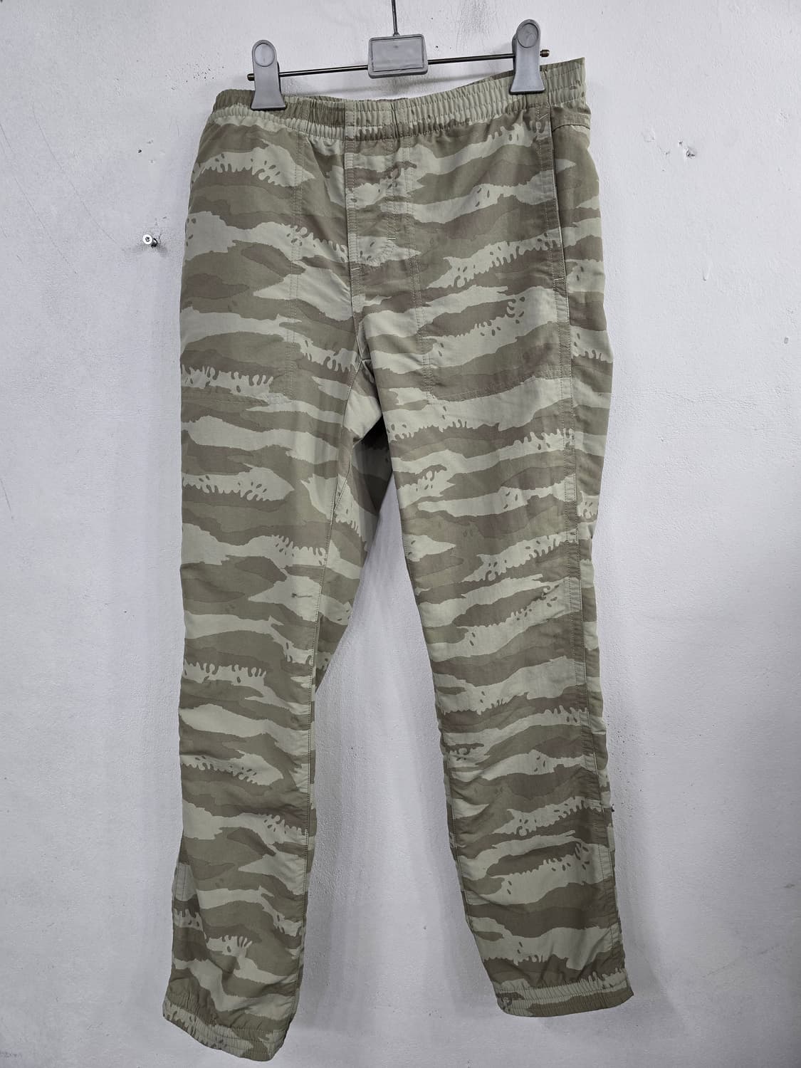 파타고니아 밀리터리 카모 배기스 팬츠xs 상품이미지1