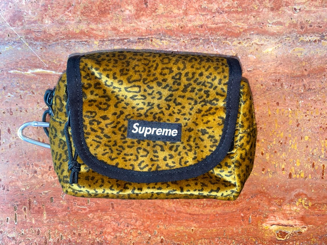 [새상품]Supreme 레오파드 벨벳 미니 힙색 & 파우치 상품이미지2