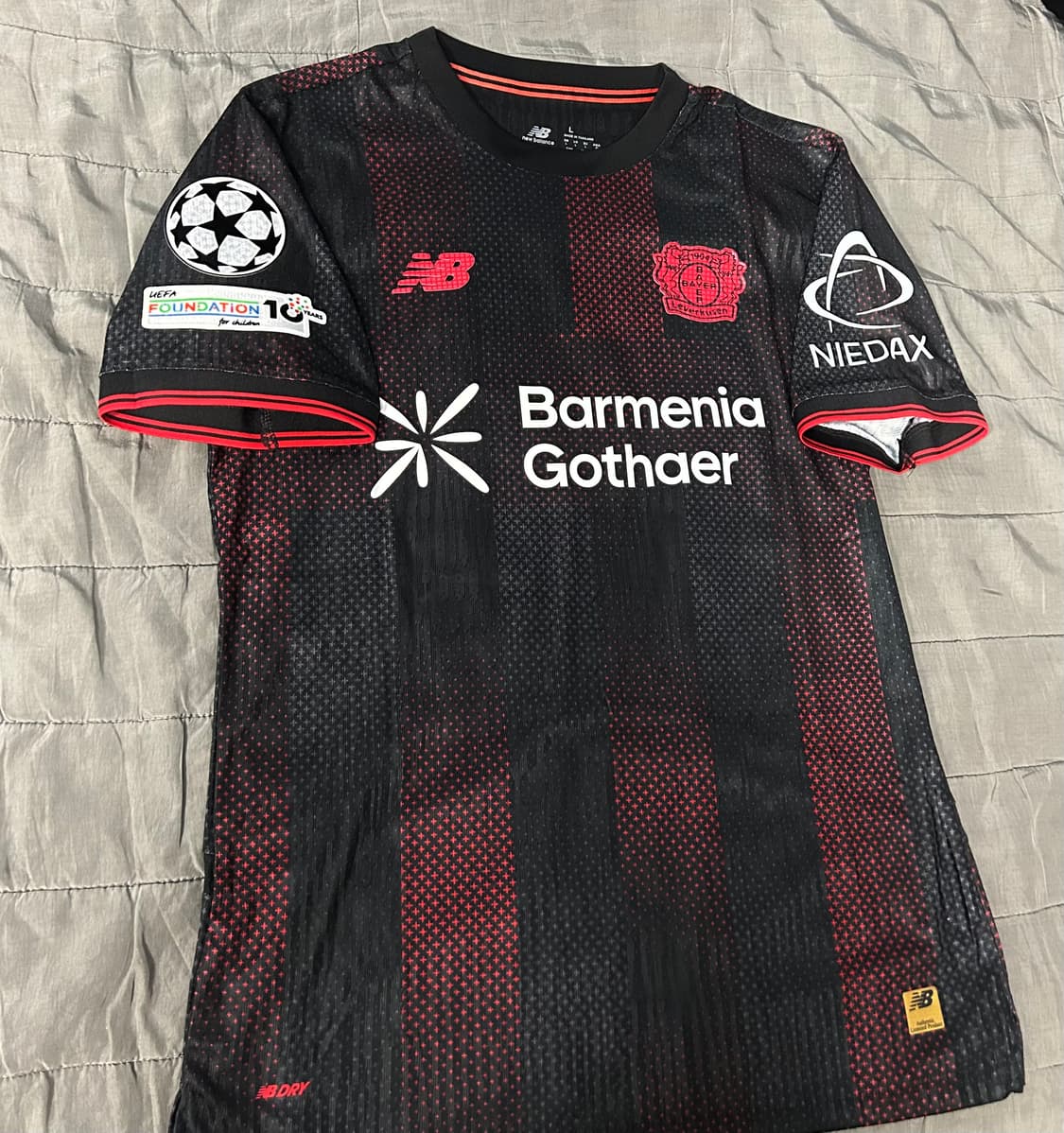 25/26 레버쿠젠 홈 어센틱 유니폼  상품이미지1