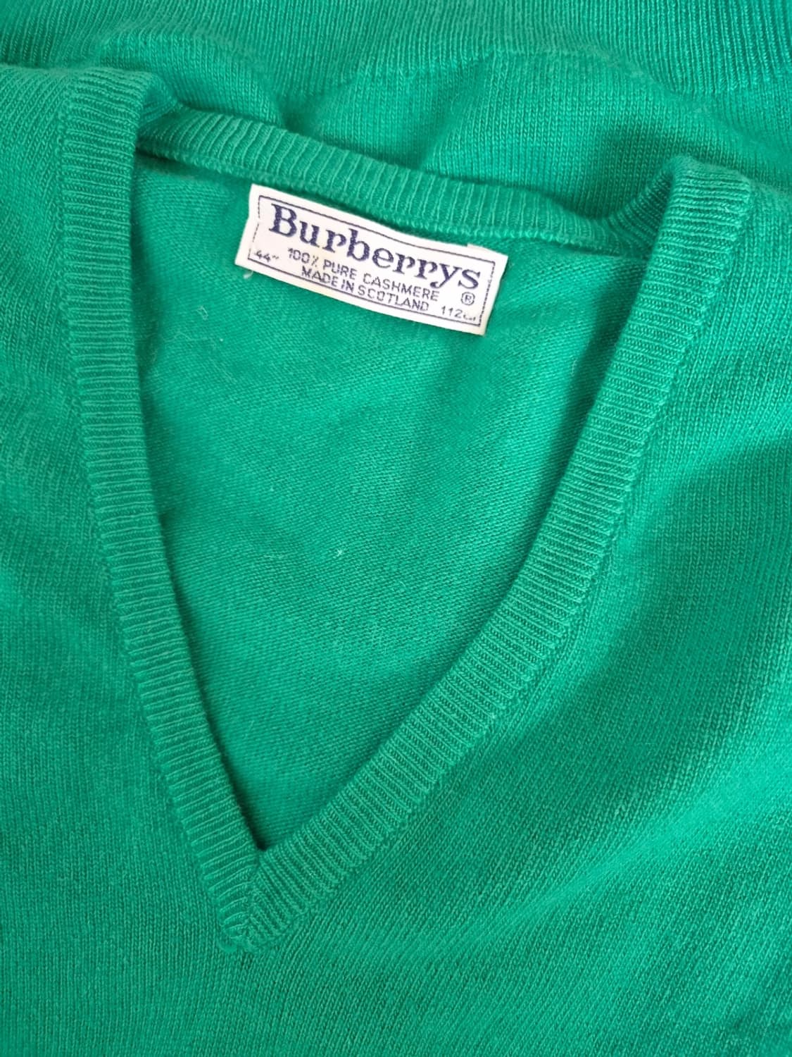 버버리 남성 캐시미어 브이넥니트 상품이미지4