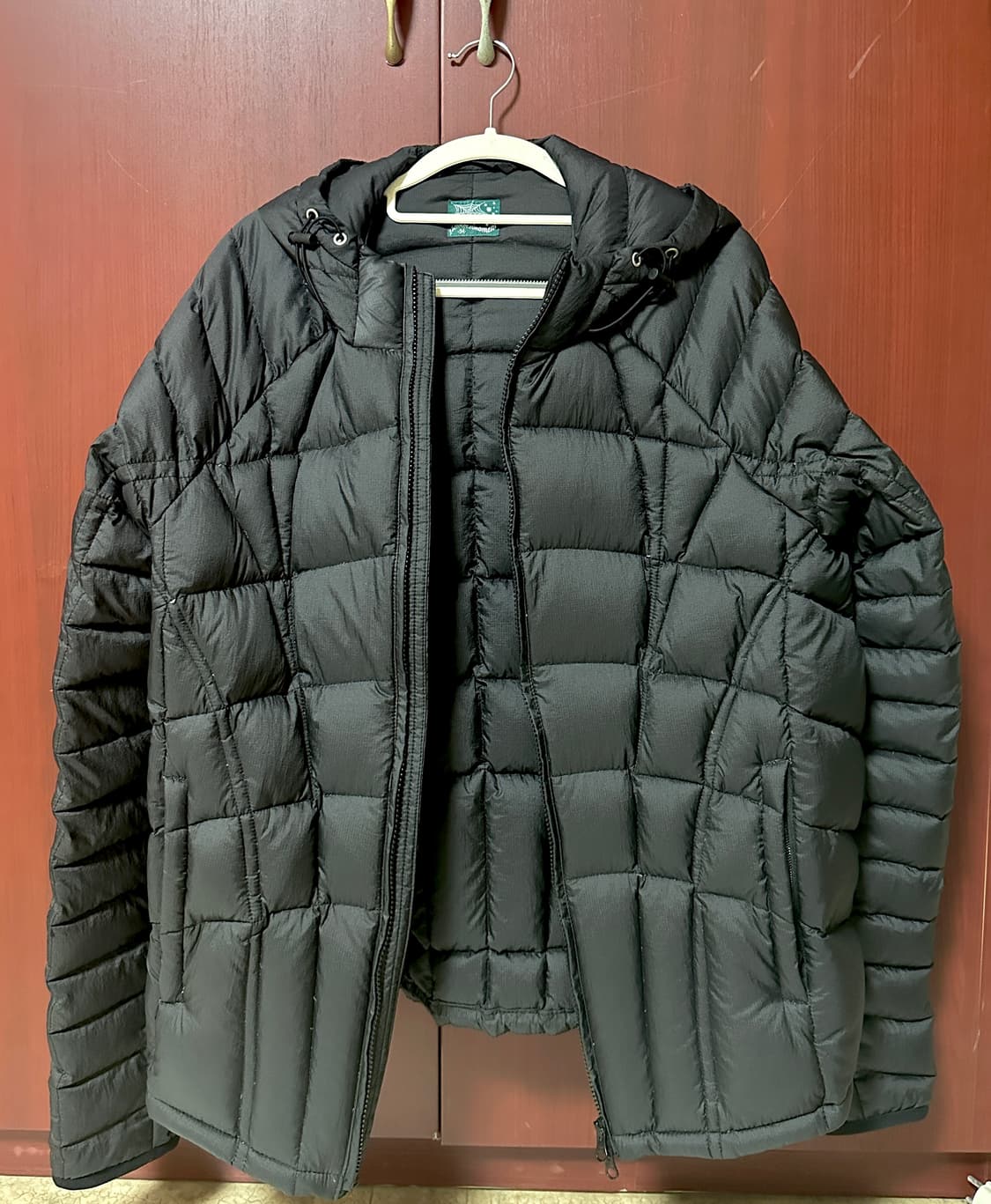 더콜디스트모먼트 절개 경량패딩 M 상품이미지4