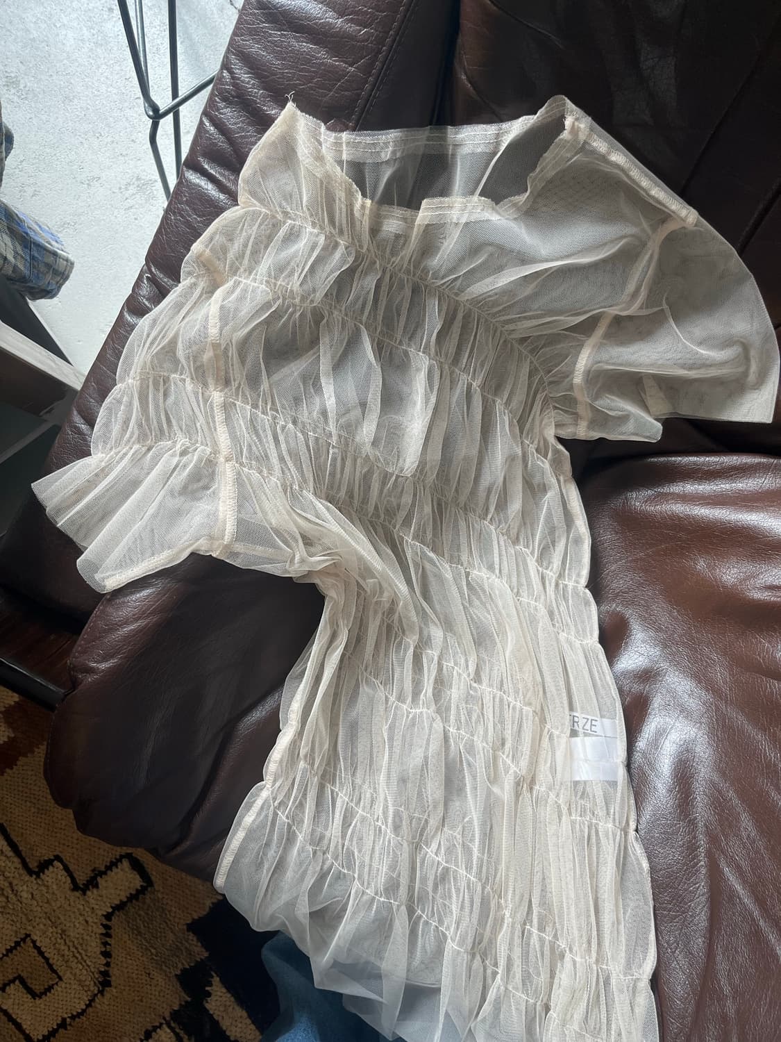 sheer layered top 상품이미지1