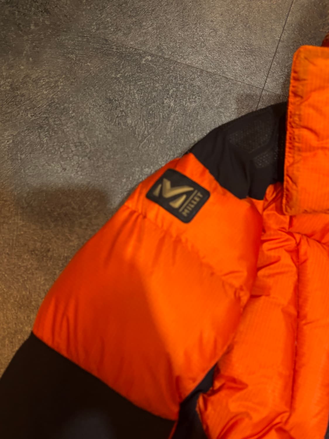 밀레 구스다운 패딩 100사이즈 상품이미지4