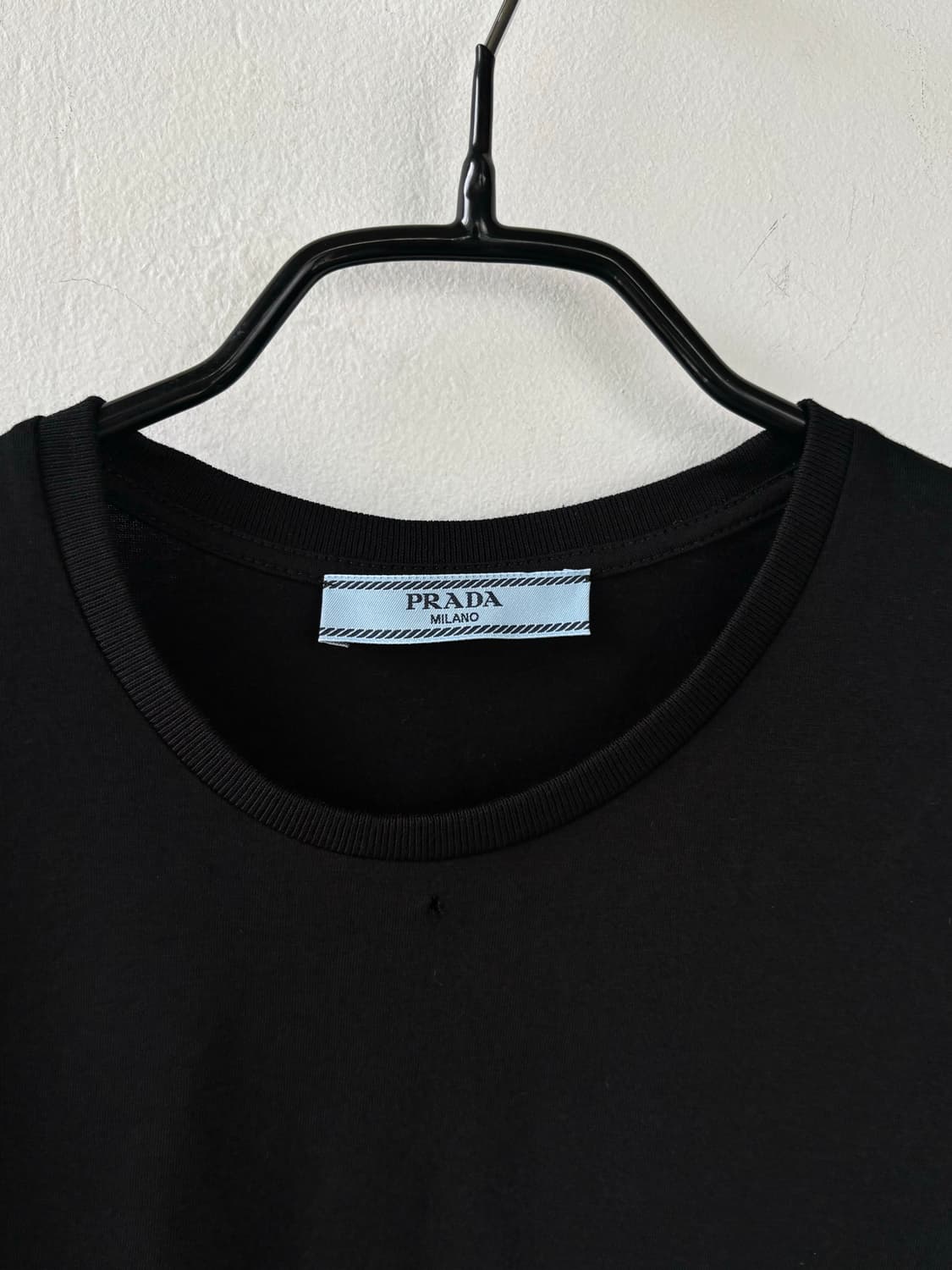 (broken) 프라다 반팔  상품이미지3