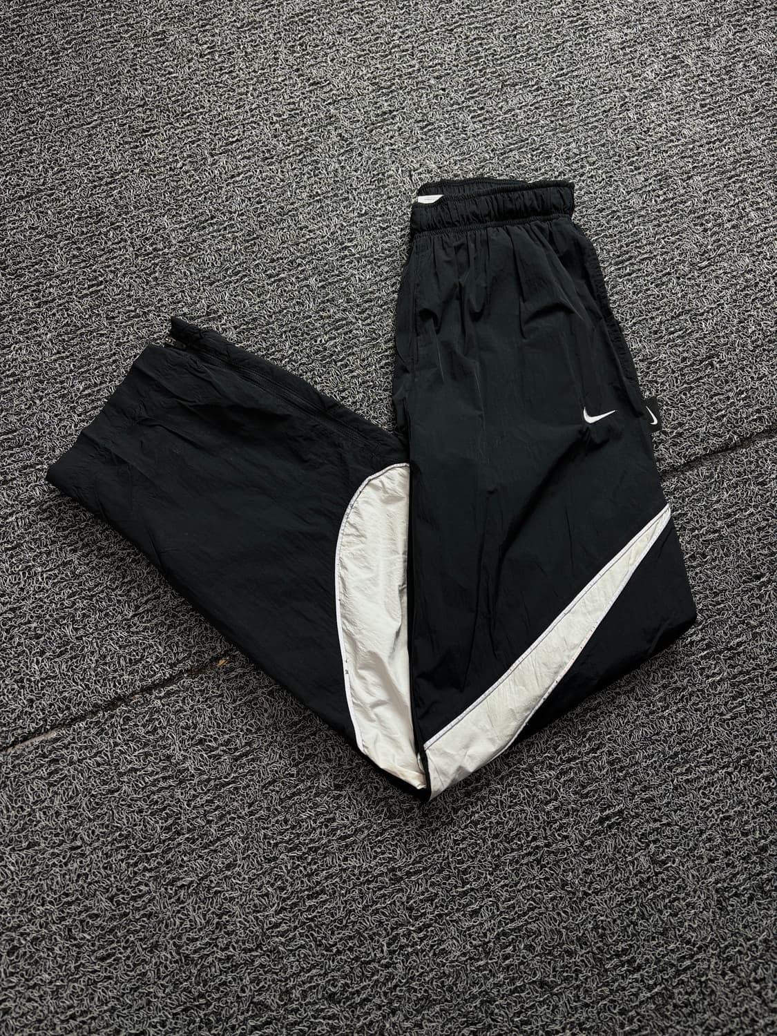 나이키 신형 빅스우시 와이드핏 나일론 우븐 팬츠 2147 상품이미지1