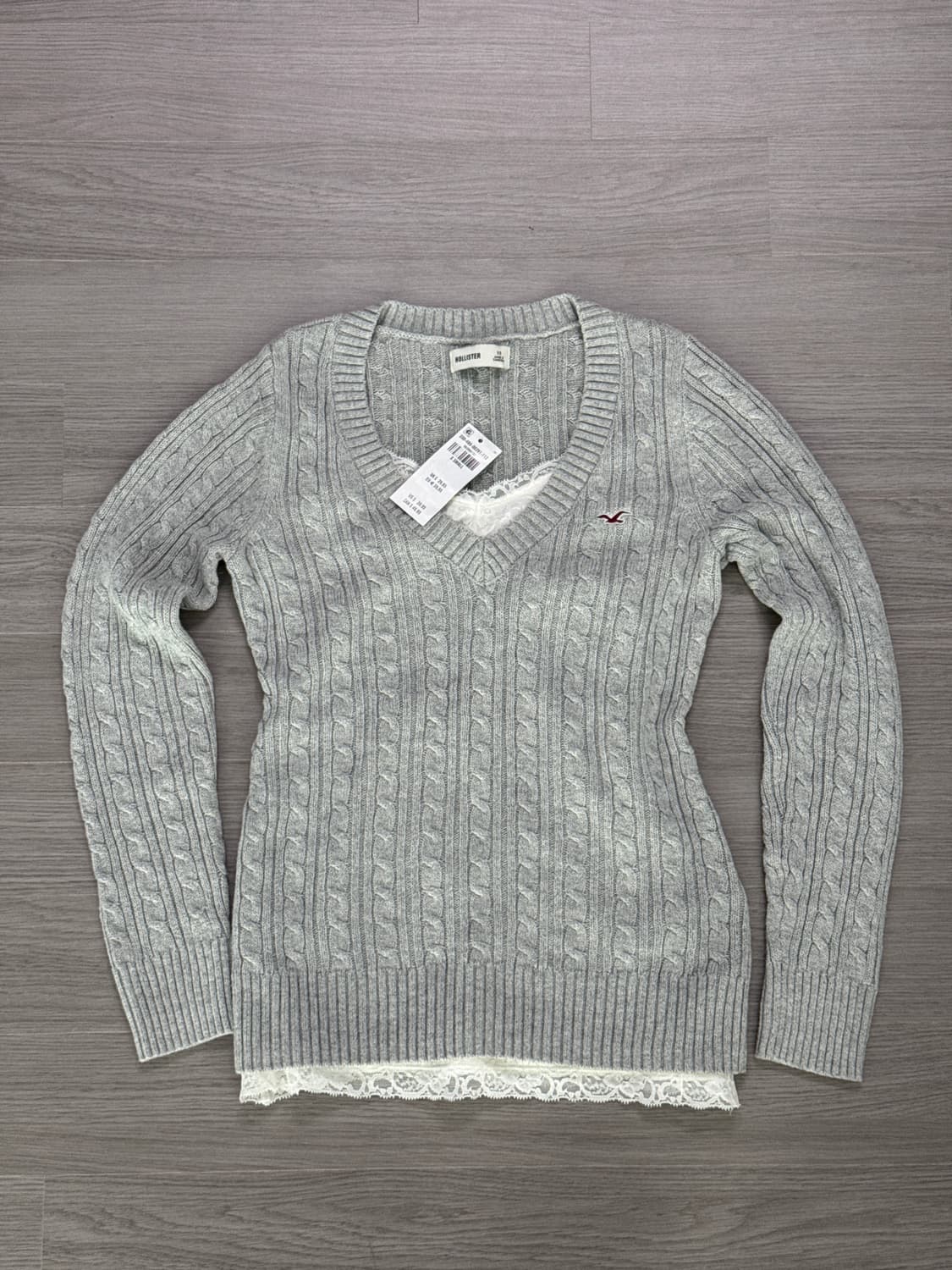 홀리스터 케이블 니트 아이콘 브이넥 스웨터 상품이미지1