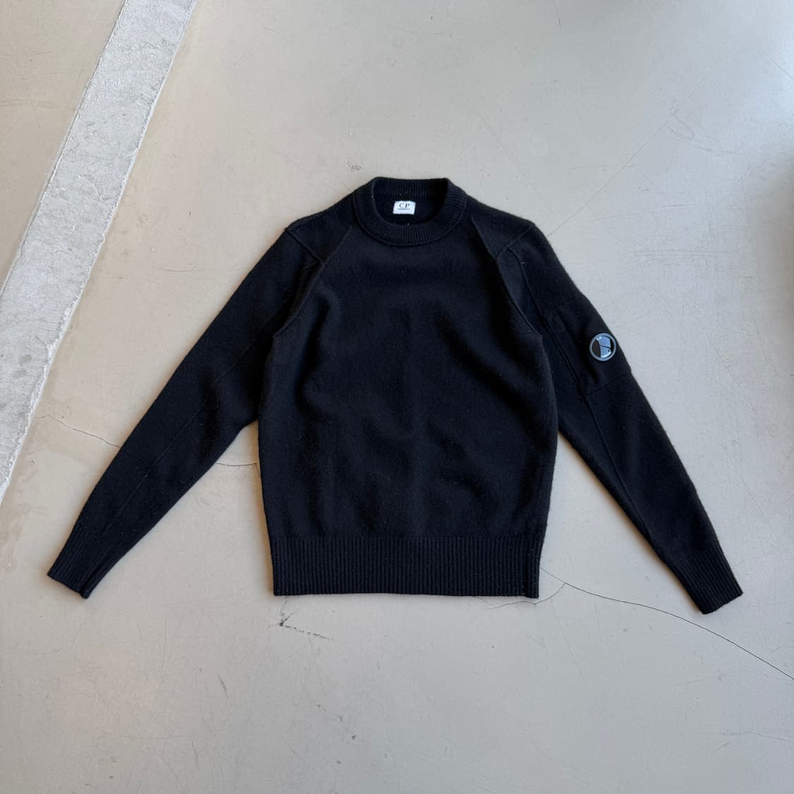 cp컴퍼니 렌즈 니트 스웨터 상품이미지2