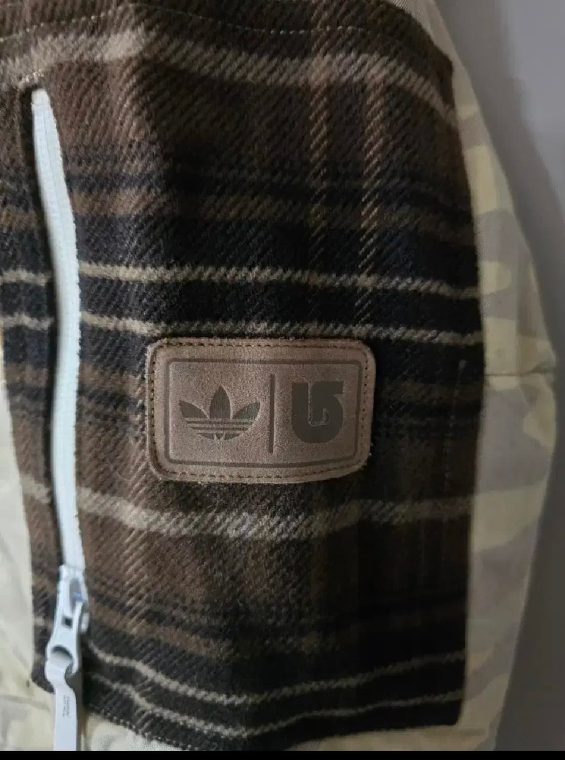 아디다스x버튼 콜라보 점퍼.   싸이즈 95 상품이미지7