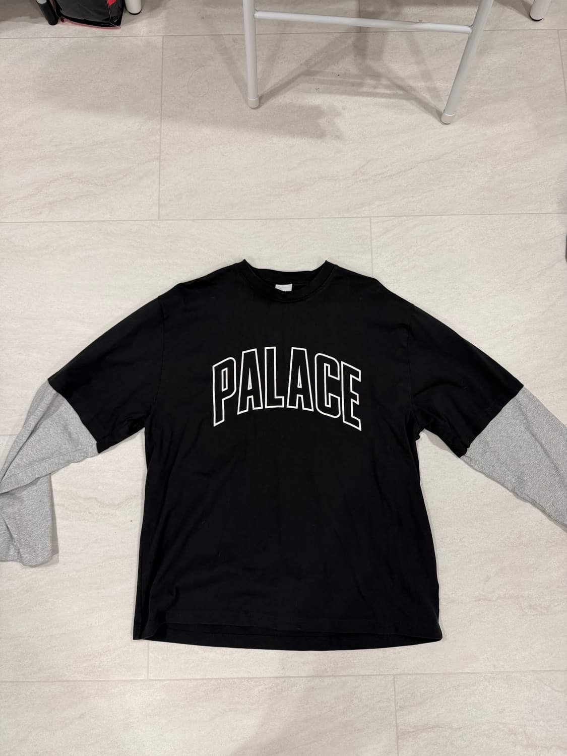 팔라스 롱슬리브 판매합니다  상품이미지1