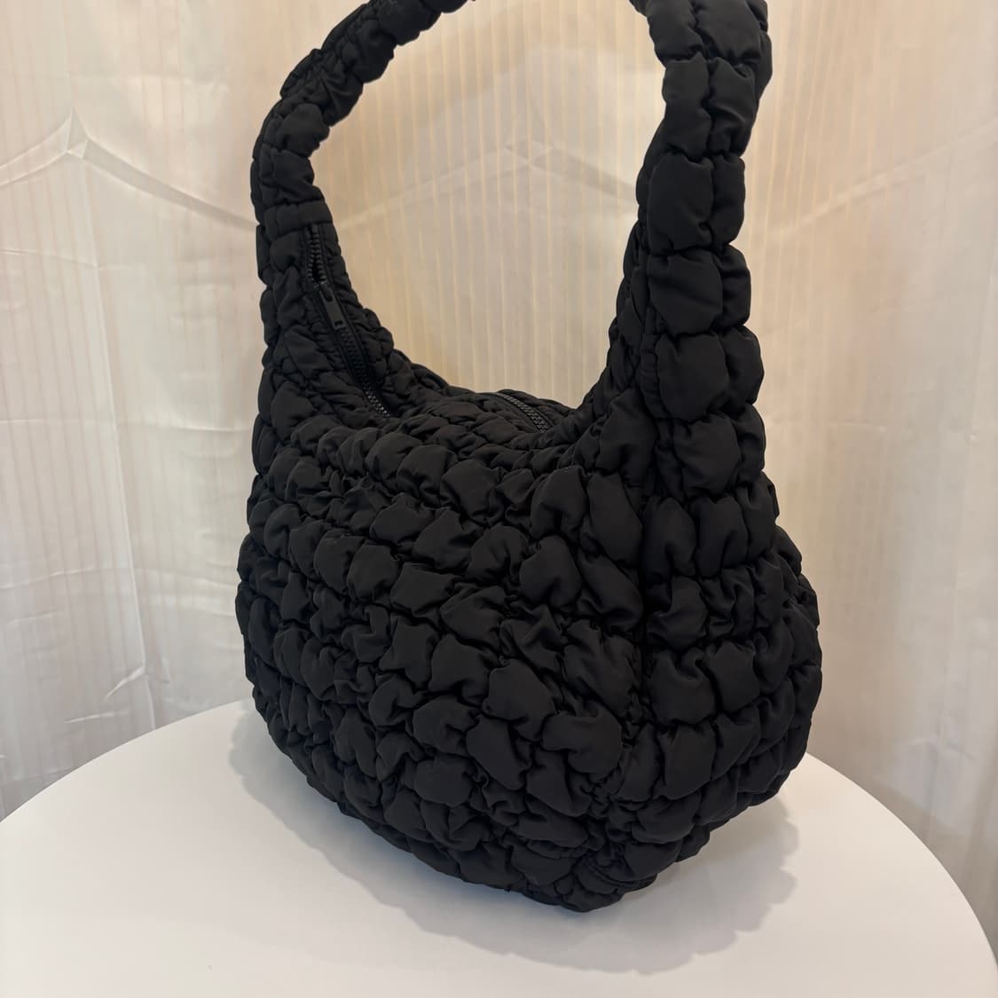 COS 코스 왕구름빵 오버사이즈 크로스백      상품이미지3