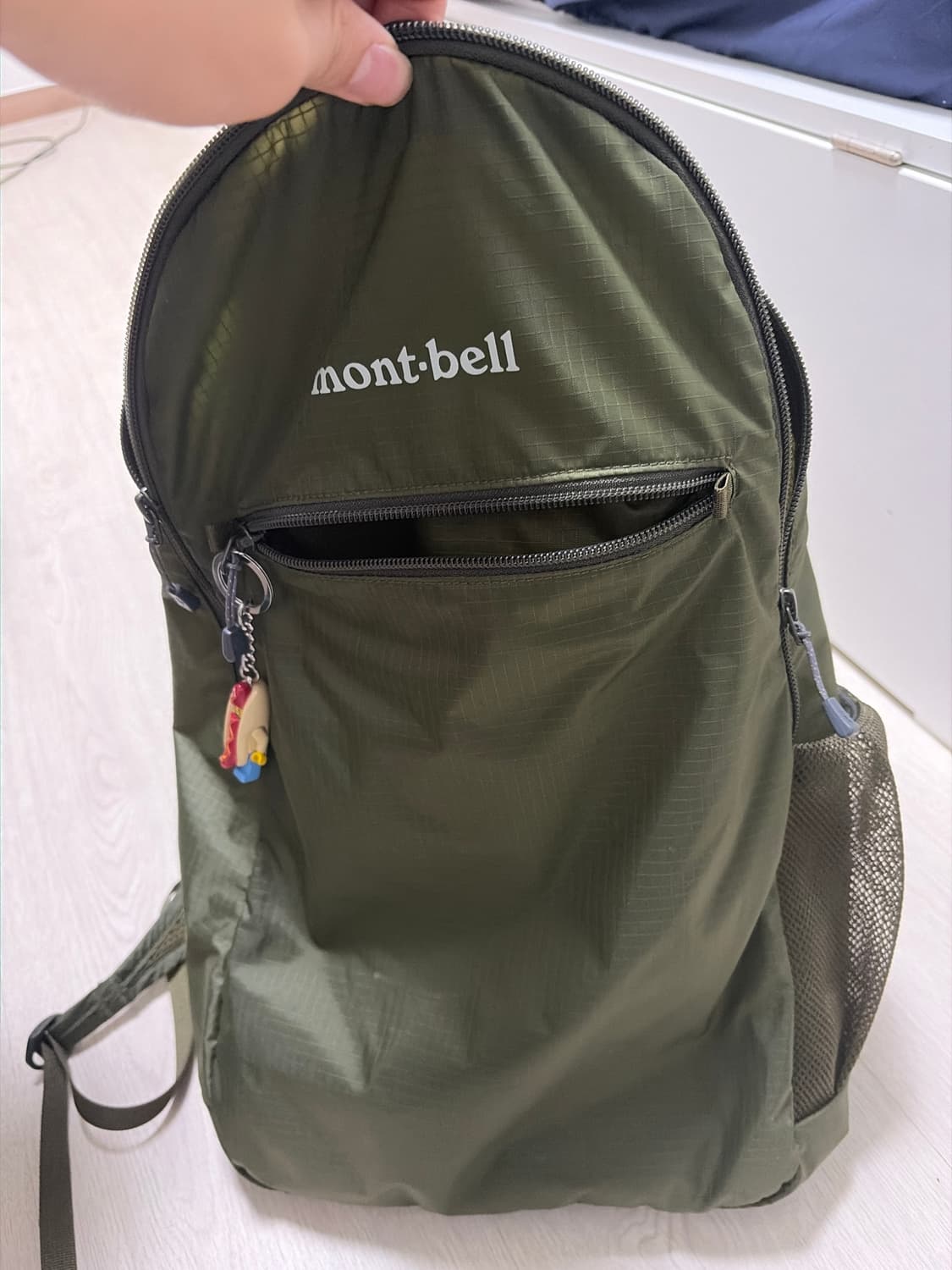 몽벨 18L포케터블 라이트 백팩 카키색 상품이미지2