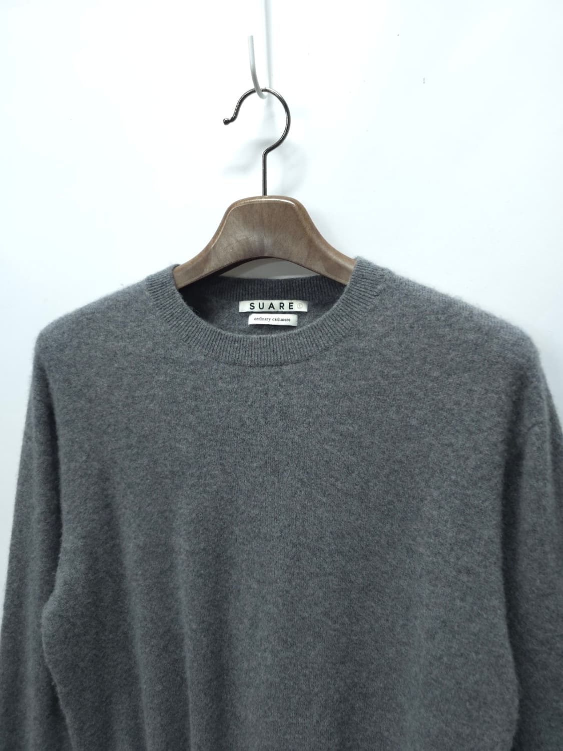 수아레(SUARE) 캐시미어100% 크루넥니트 (남성100) 상품이미지3