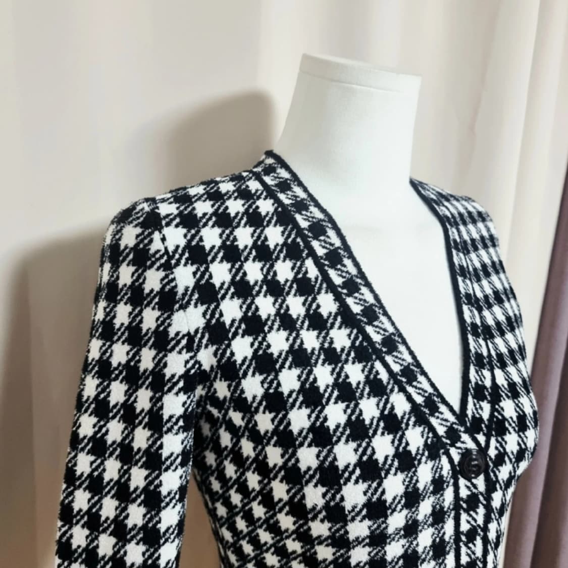 산드로 크롭 니트 가디건 24년템 (55/표기1) 1회착/상태최상 상품이미지7