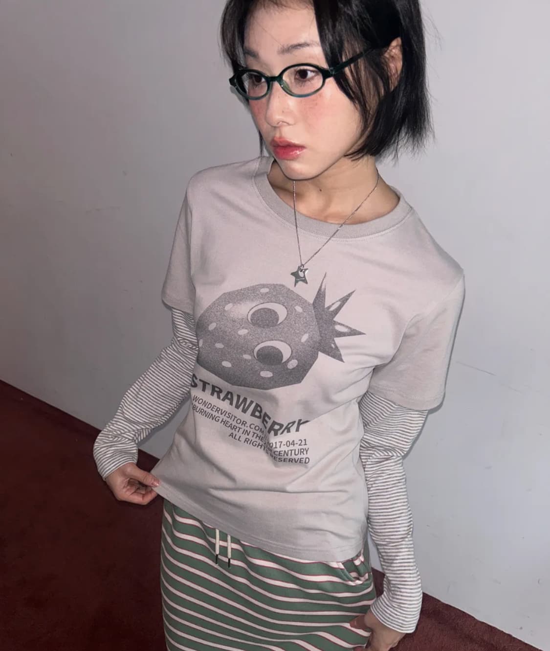 원더비지터 애쉬 스트로베리 레이어드 티셔츠 그레이 상품이미지1