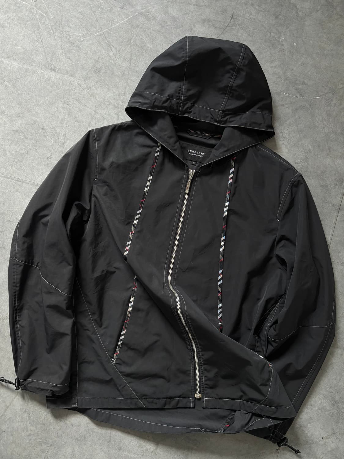 Burberry 버버리 블랙라벨 블랙 체크 트리밍 후드 집업 상품이미지1