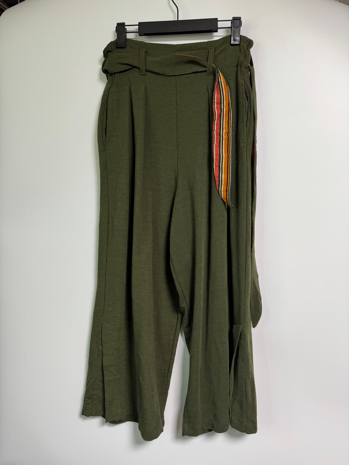 일본 티티카카 브랜드의 카키색 와이드 팬츠 Free 허리 28-30 상품이미지2