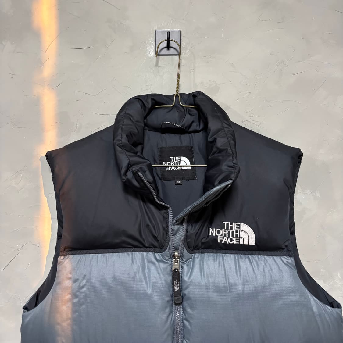 노스페이스 700 눕시 구스다운 패딩조끼 그레이 상품이미지2