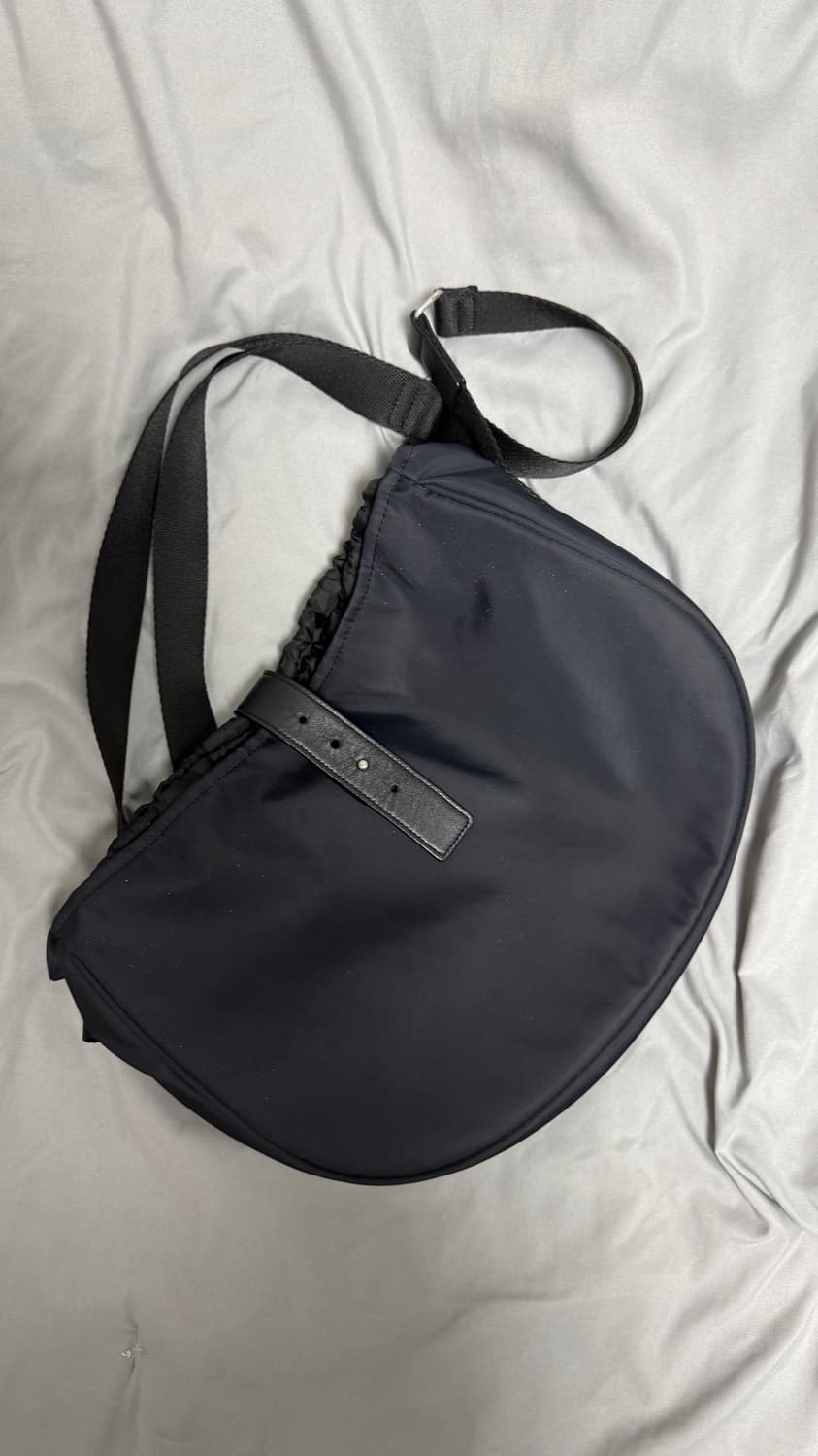 해칭룸 웨이비백 미들 블랙 나일론 가방 상품이미지2