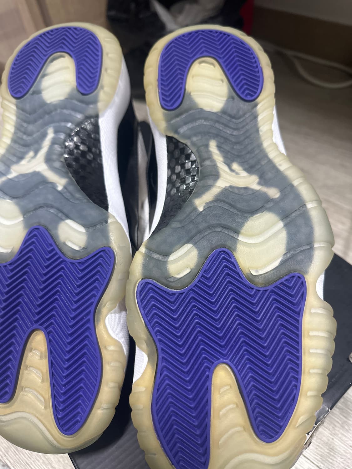 조던11레트로우 블랙화이트 콩코드 상품이미지4