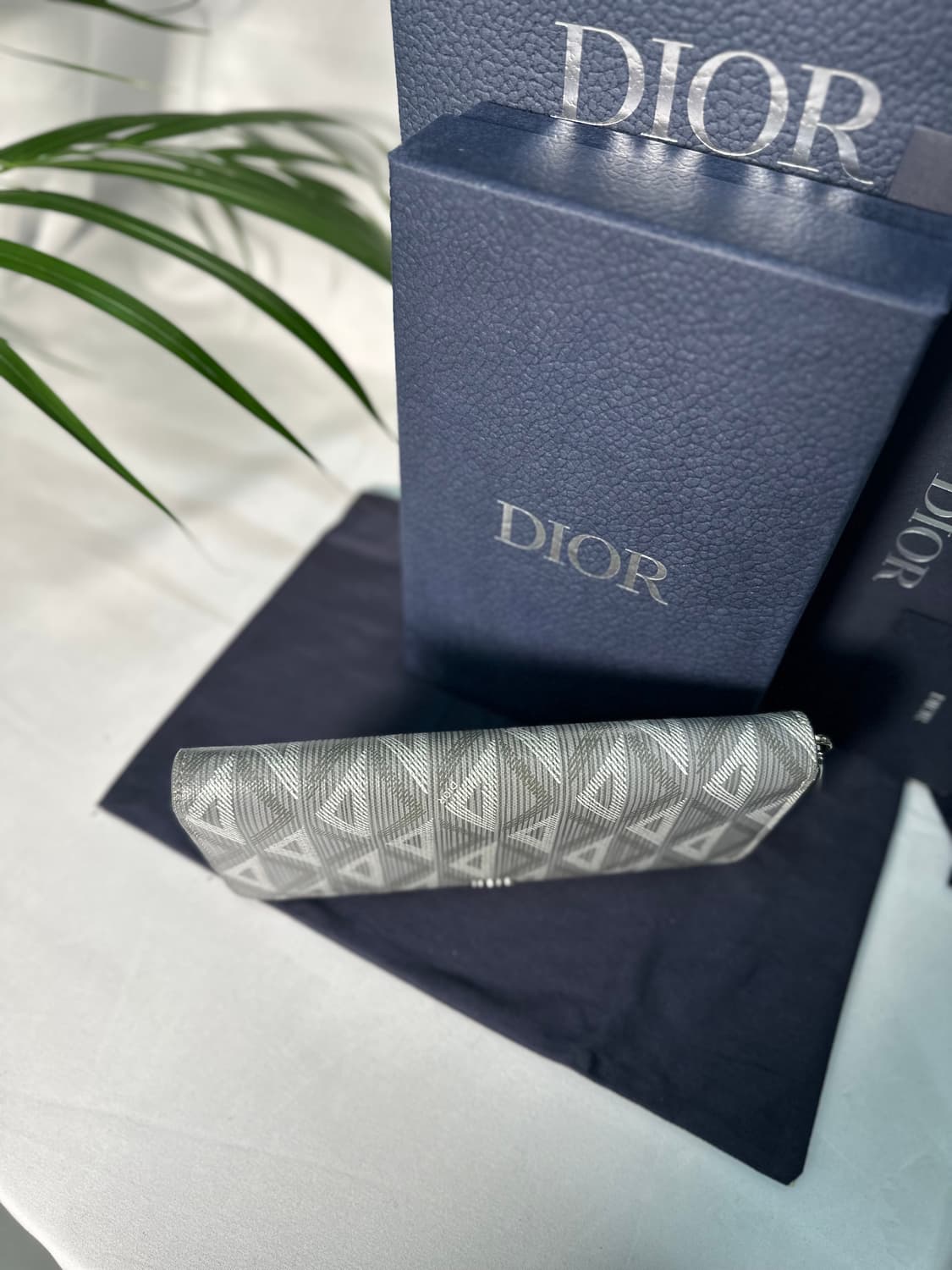 디올 다이아몬드 지퍼돌이 지갑 상품이미지6