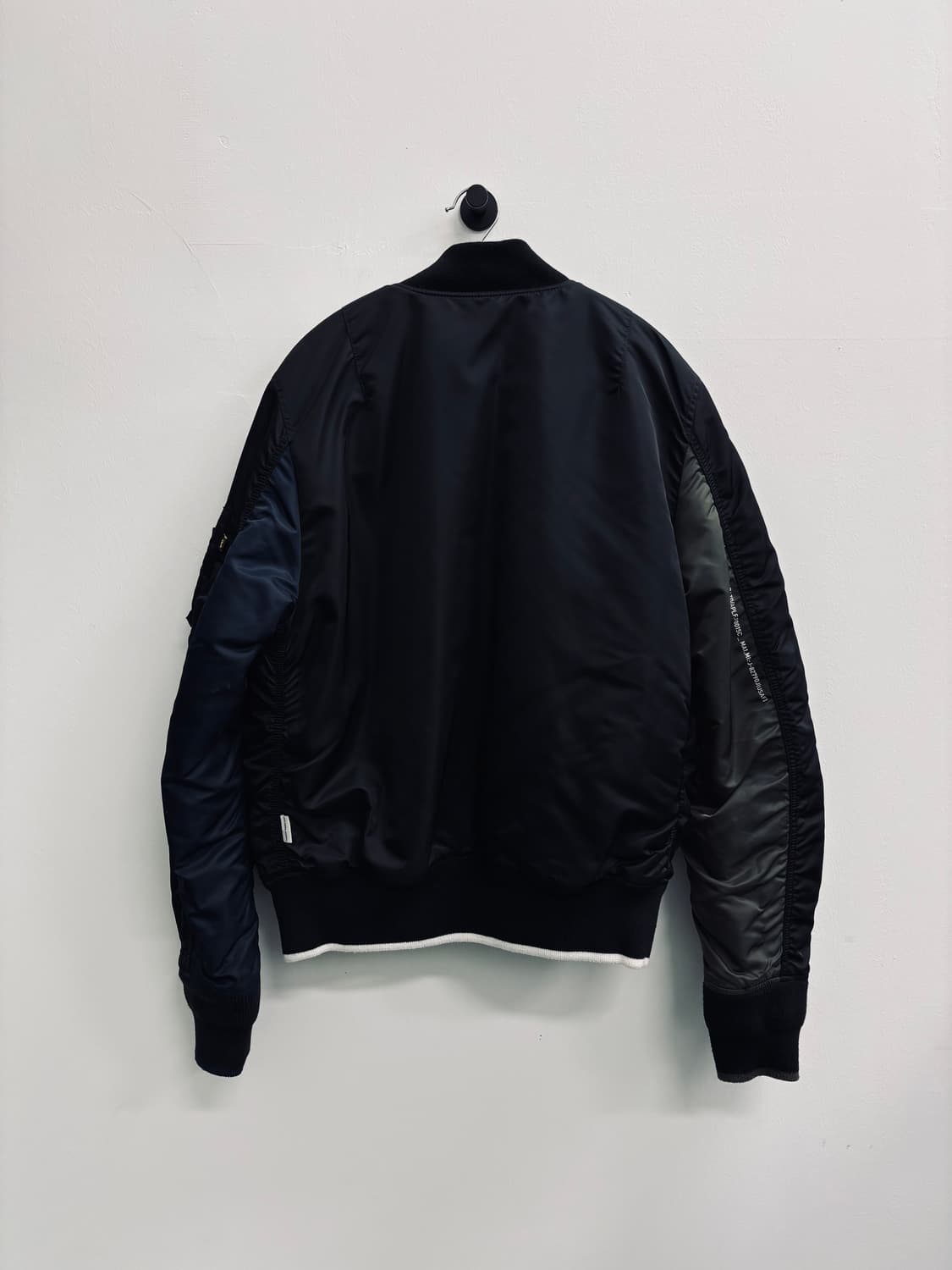 알파 인더스트리 & 라이플 MA-1 항공 점퍼 상품이미지2