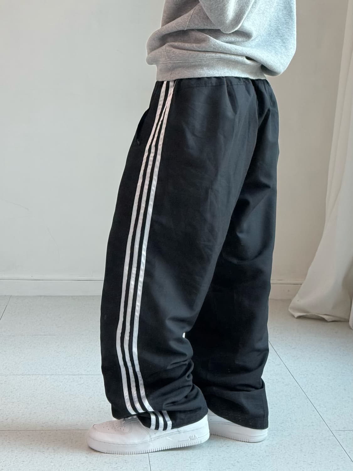 아디다스 블랙 트랙팬츠 상품이미지3