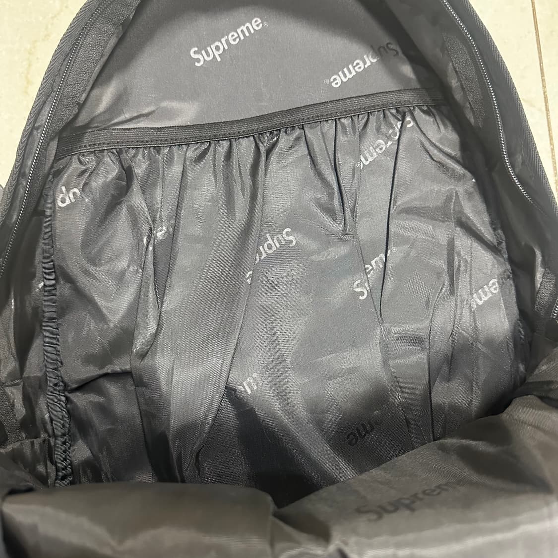 [os]슈프림 백팩 18fw 상품이미지2