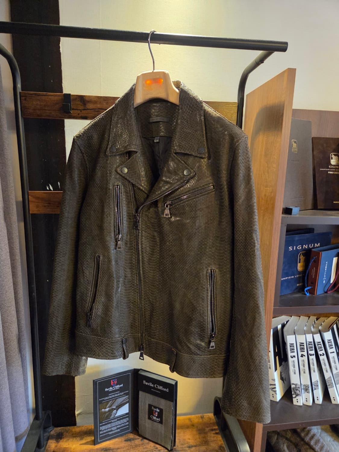 존바바토스 스네이크스킨 라이더자켓 상품이미지1