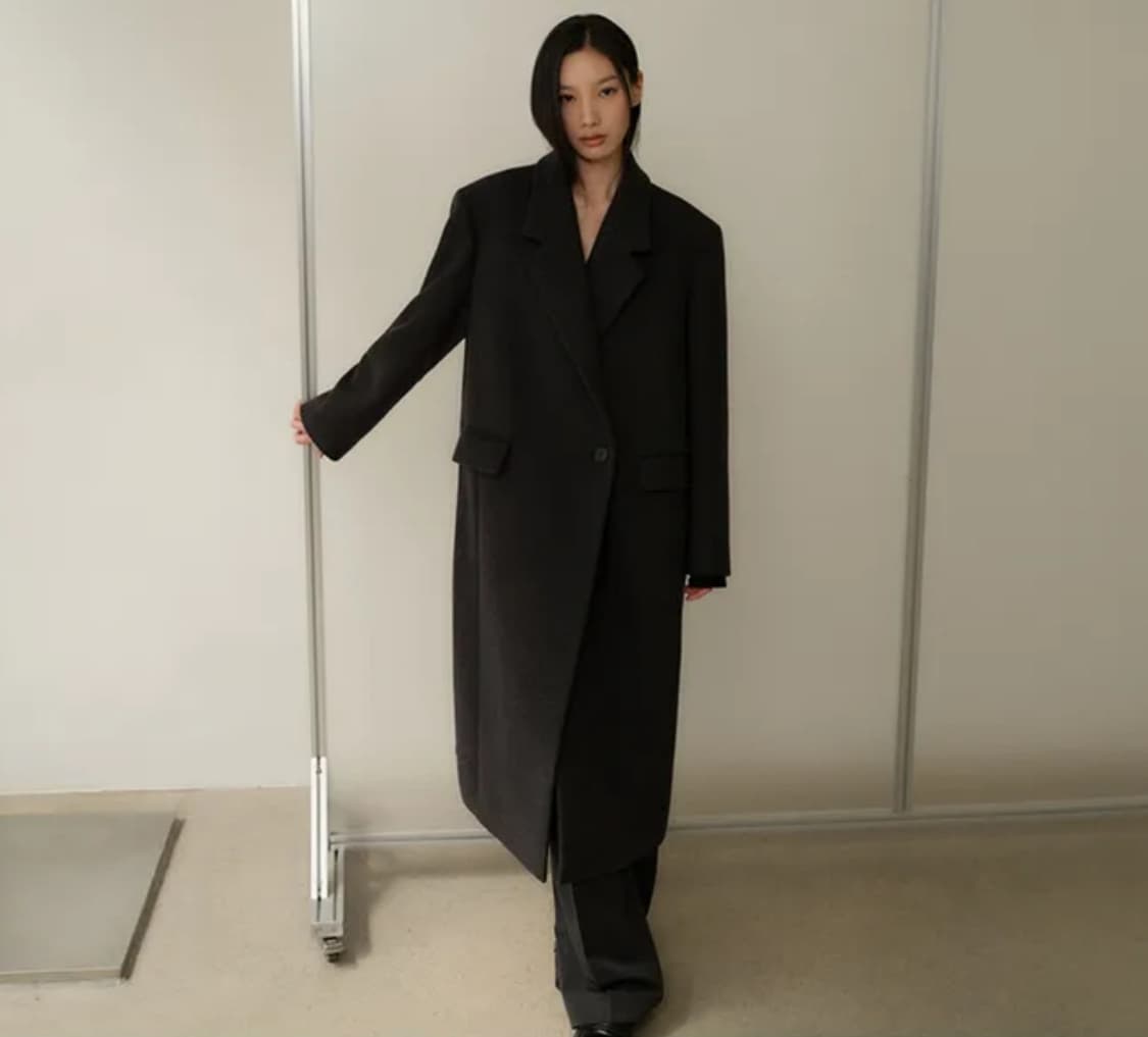 무신사 스탠다드 우먼즈 울 블렌드 오버 숄더 세미 더블 맥시 코트 블랙 상품이미지1