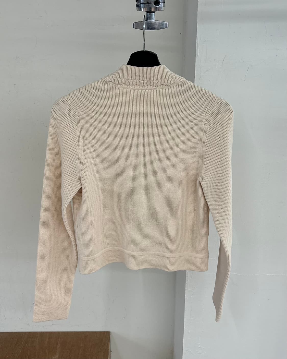 산드로 아이보리 파코 임벨리쉬드 와플 니트 가디건 상품이미지6