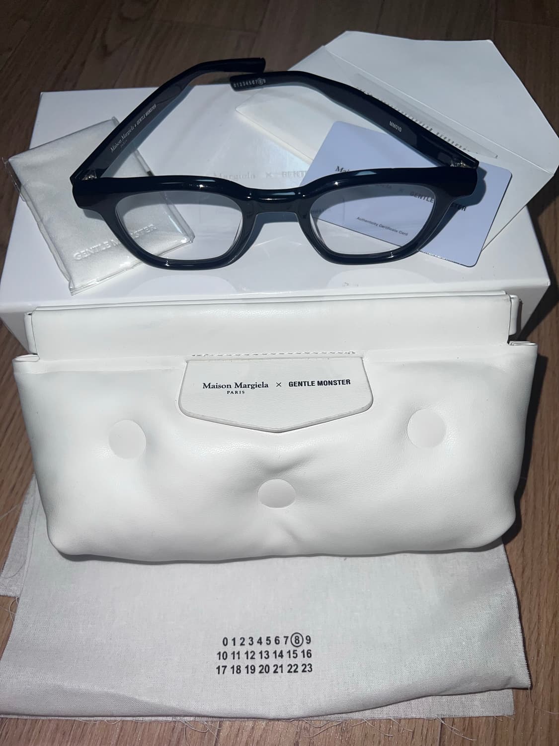 젠틀몬스터x마르지엘라 MM010 블랙 상품이미지2