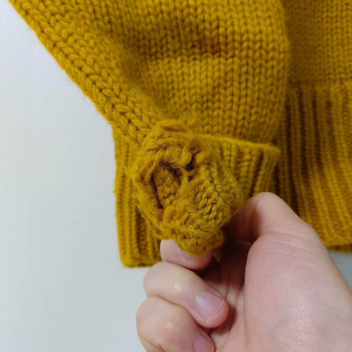 30년대 WOOL V-NECK SWEATER 선페이드 디스트레스드 상품이미지3