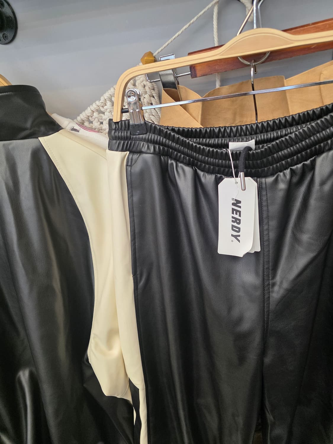 새상품)널디 에코 레더 트렉 져지 셋업 M 상품이미지10