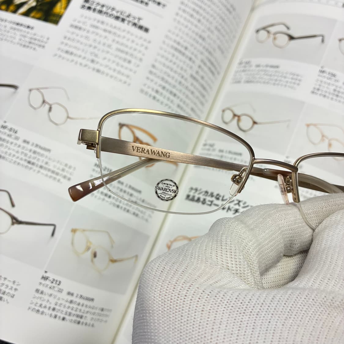 VERA WANG 베라왕 스와로브스키 반무테 골드 티타늄 안경 상품이미지3