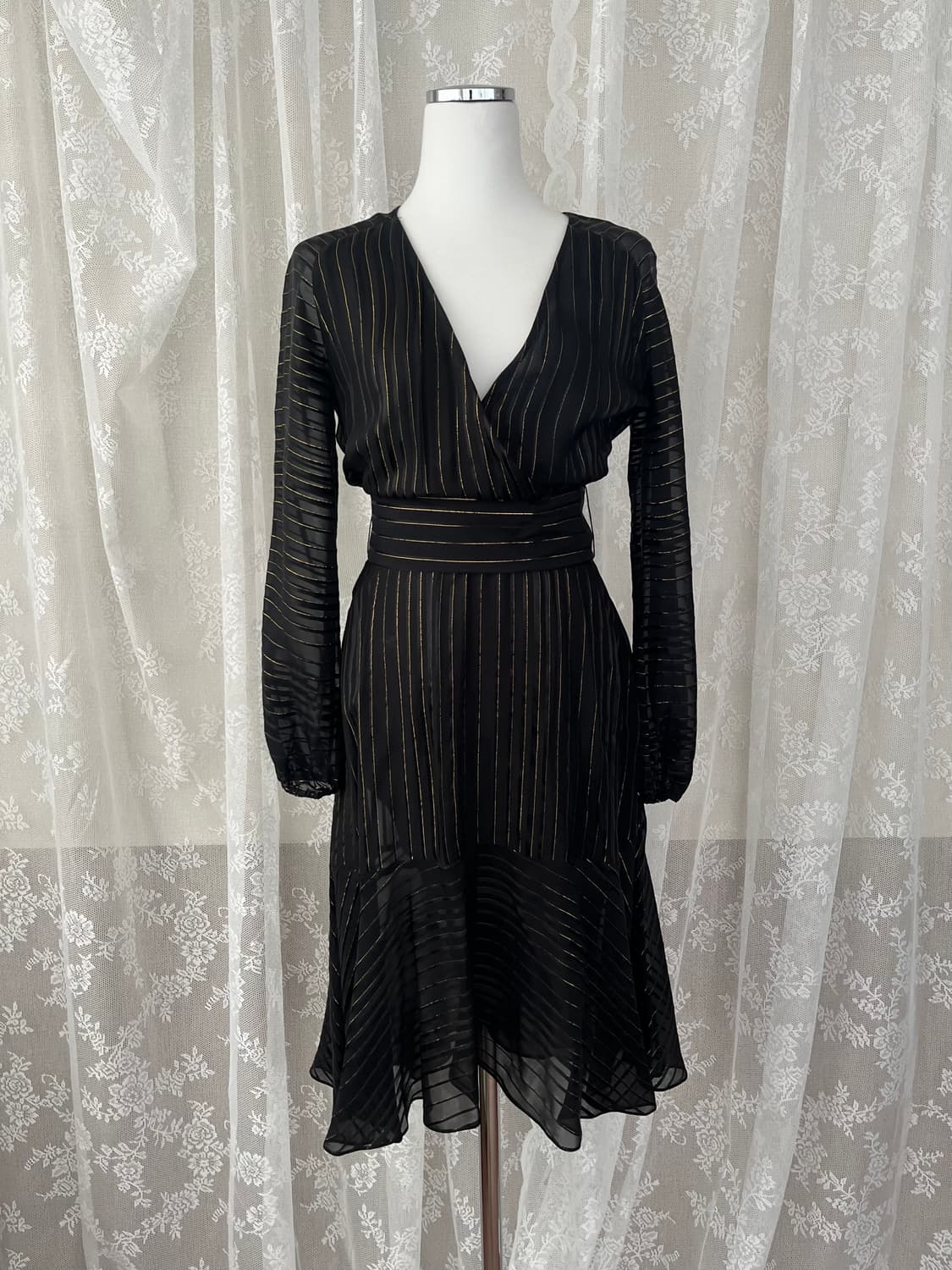 34) 마시모두띠 메탈릭 브이넥 원피스 블랙 상품이미지1