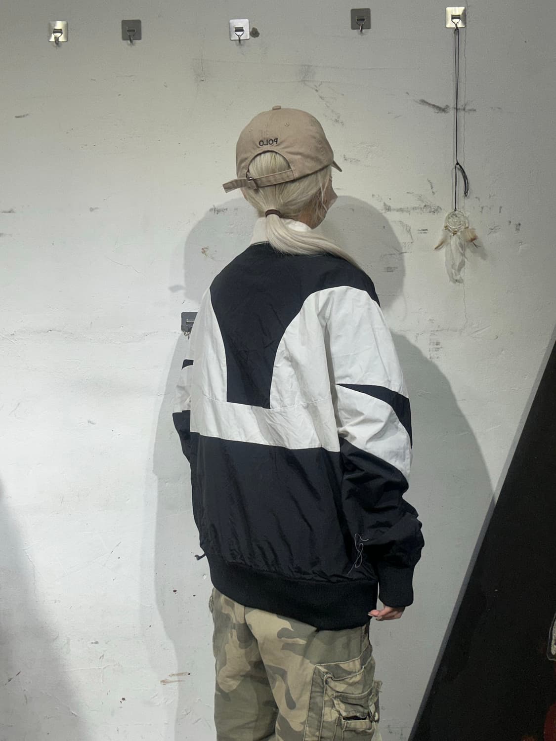 나이키 블랙 화이트 올드스쿨 오버핏 아노락 바람막이 자켓  상품이미지3