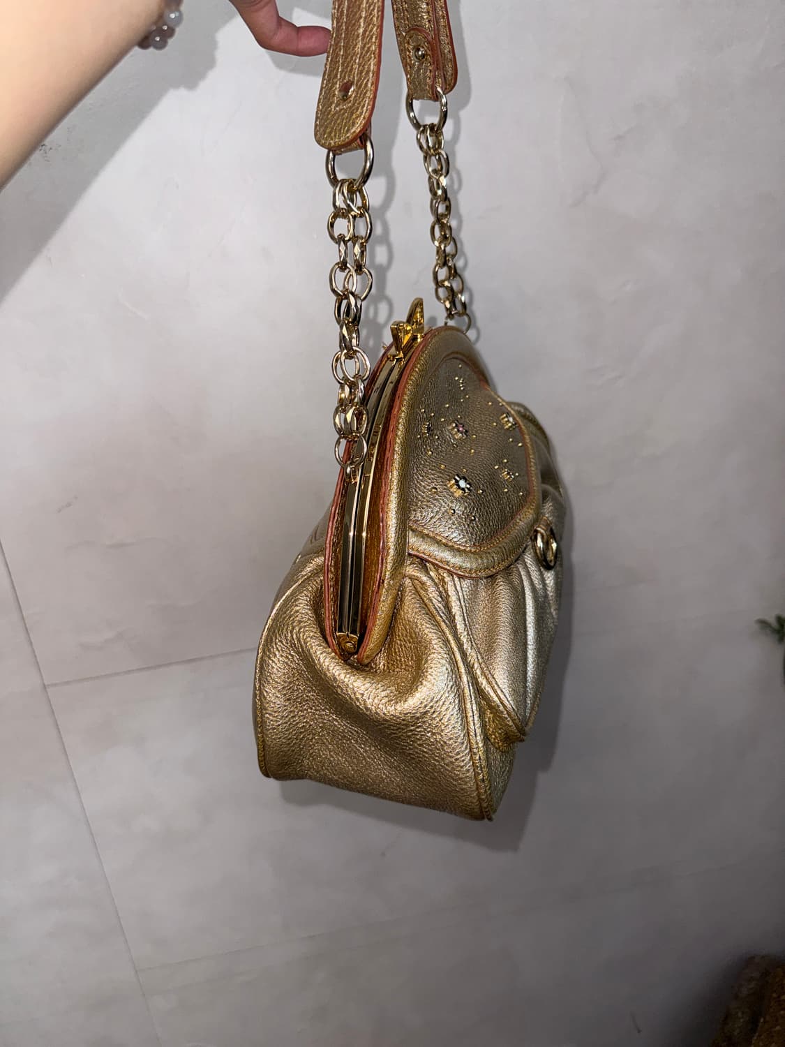 Vincis Bench gold cubic chain 숄더백 상품이미지3