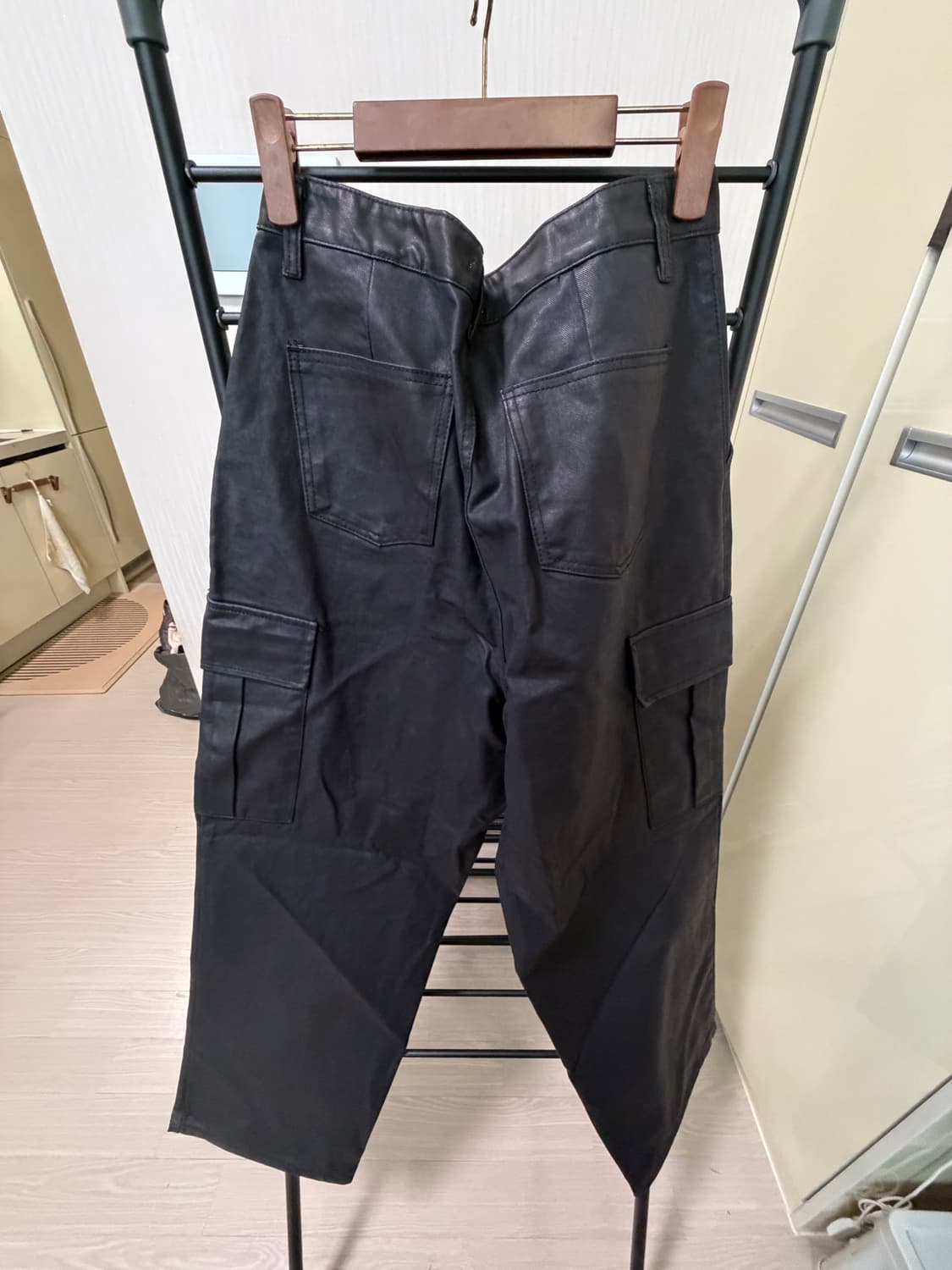 페이크레더 카고 와이드 팬츠 상품이미지4