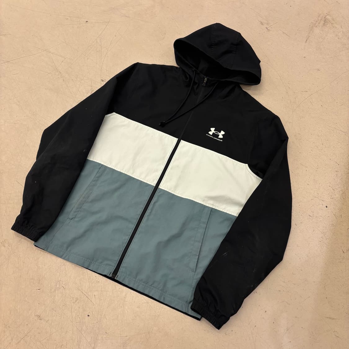 언더아머 컬러블럭 빅로고 바람막이 상품이미지2