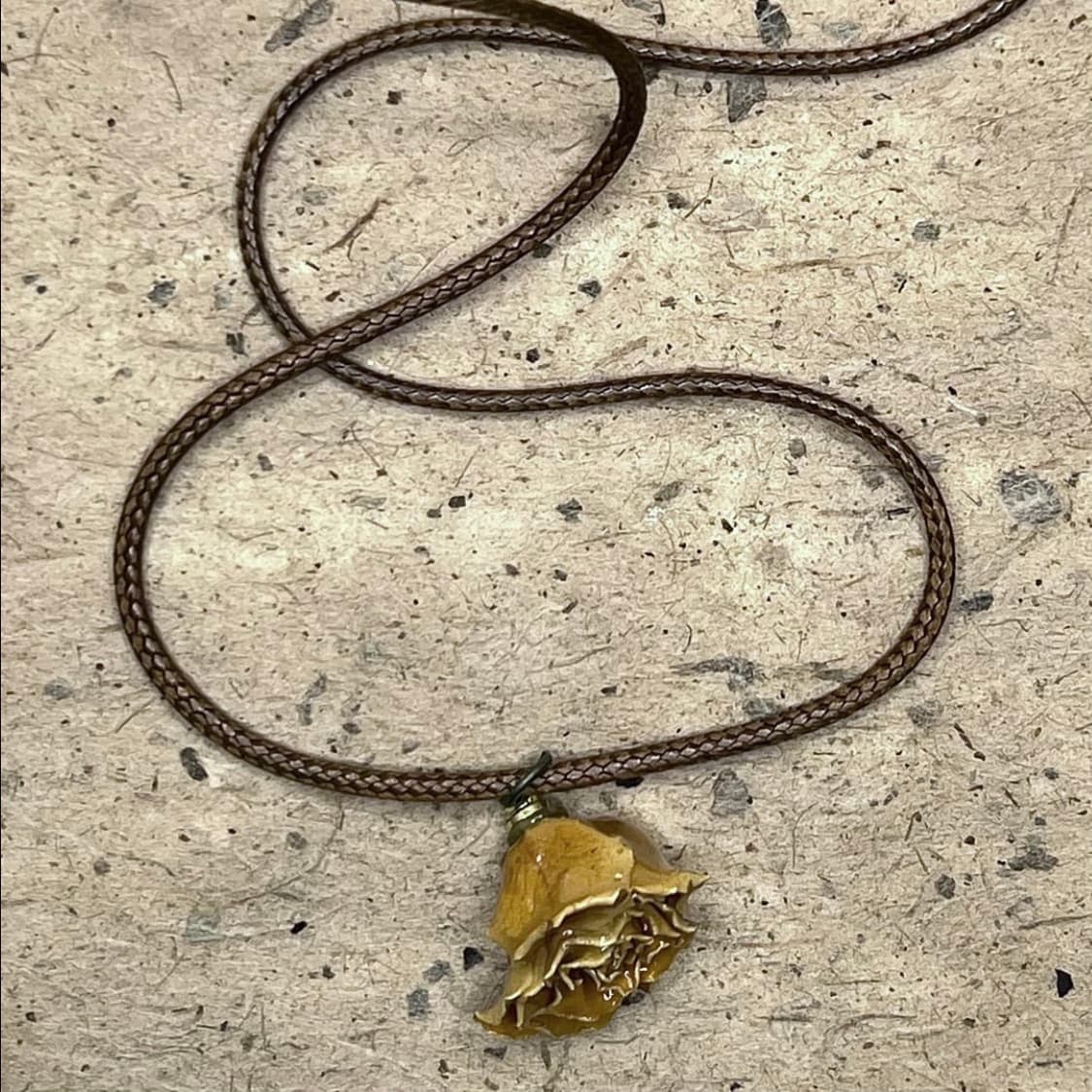 노란 장미 목걸이 상품이미지1