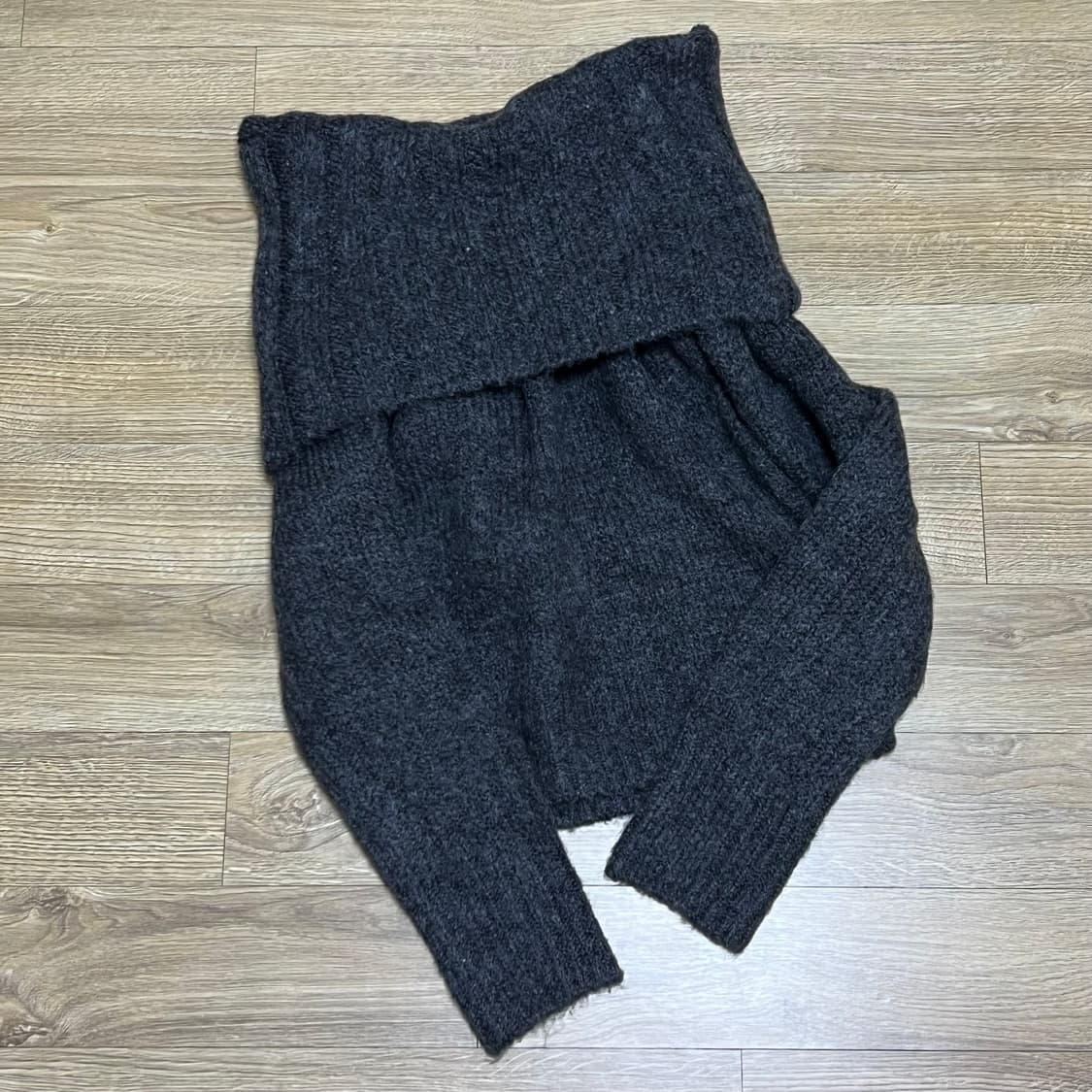 블랙업 오프숄더 니트 상품이미지2