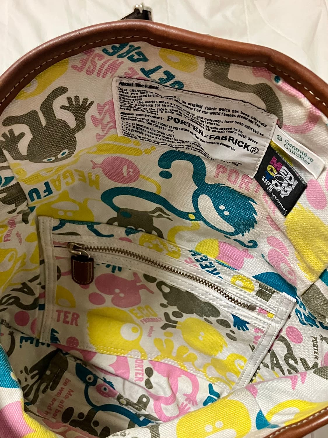 요시다포터 X 메디콤토이 콜라보 크로스백 상품이미지4