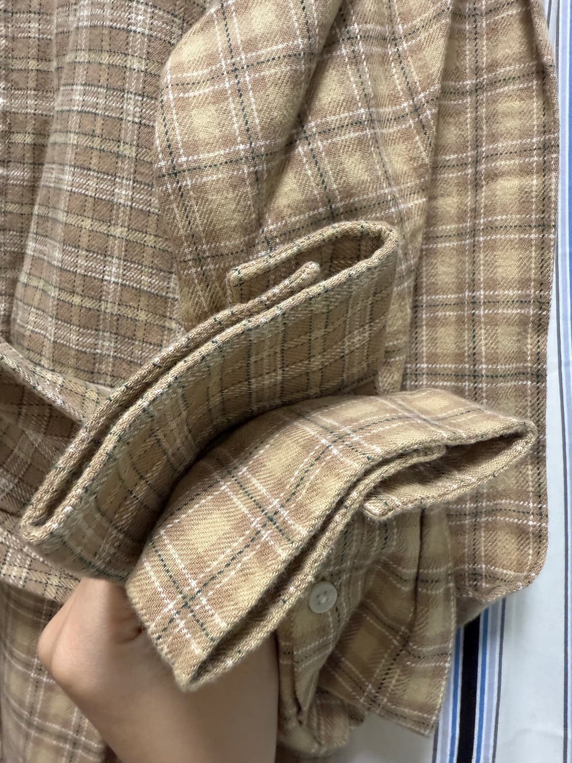 유니클로 x JW 앤더슨 플란넬 셔츠 베이지 새상품 상품이미지4