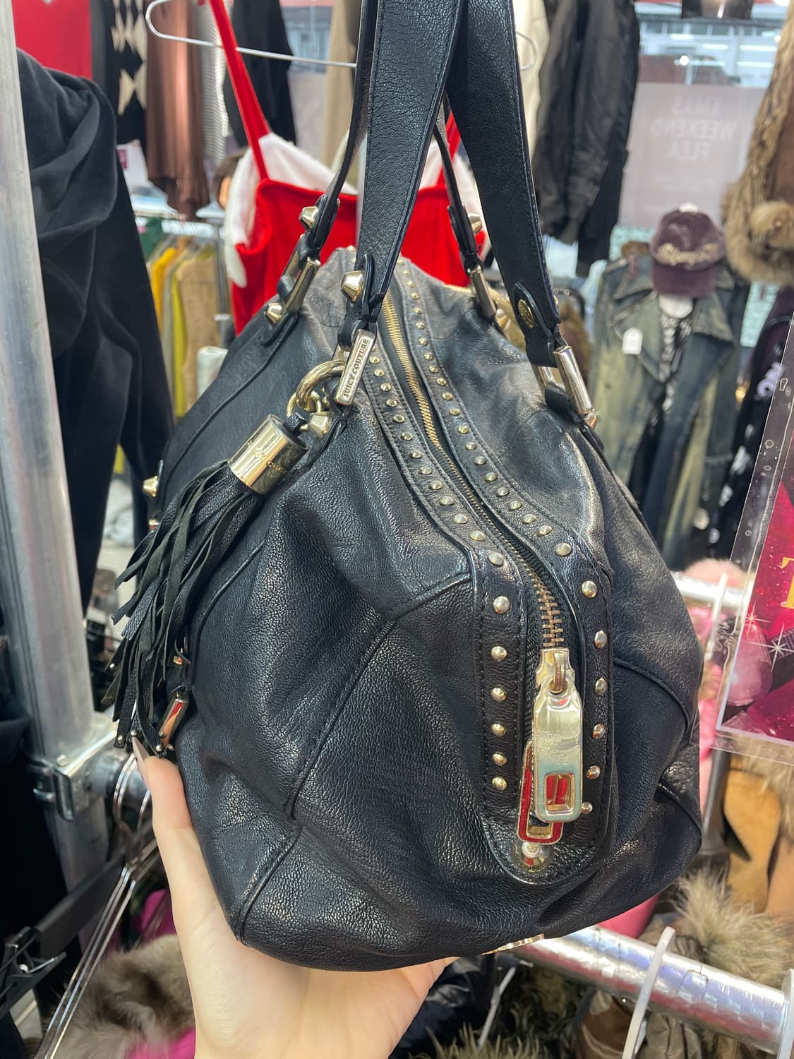 쥬시꾸띄르 염소가죽 스터드백 상품이미지4