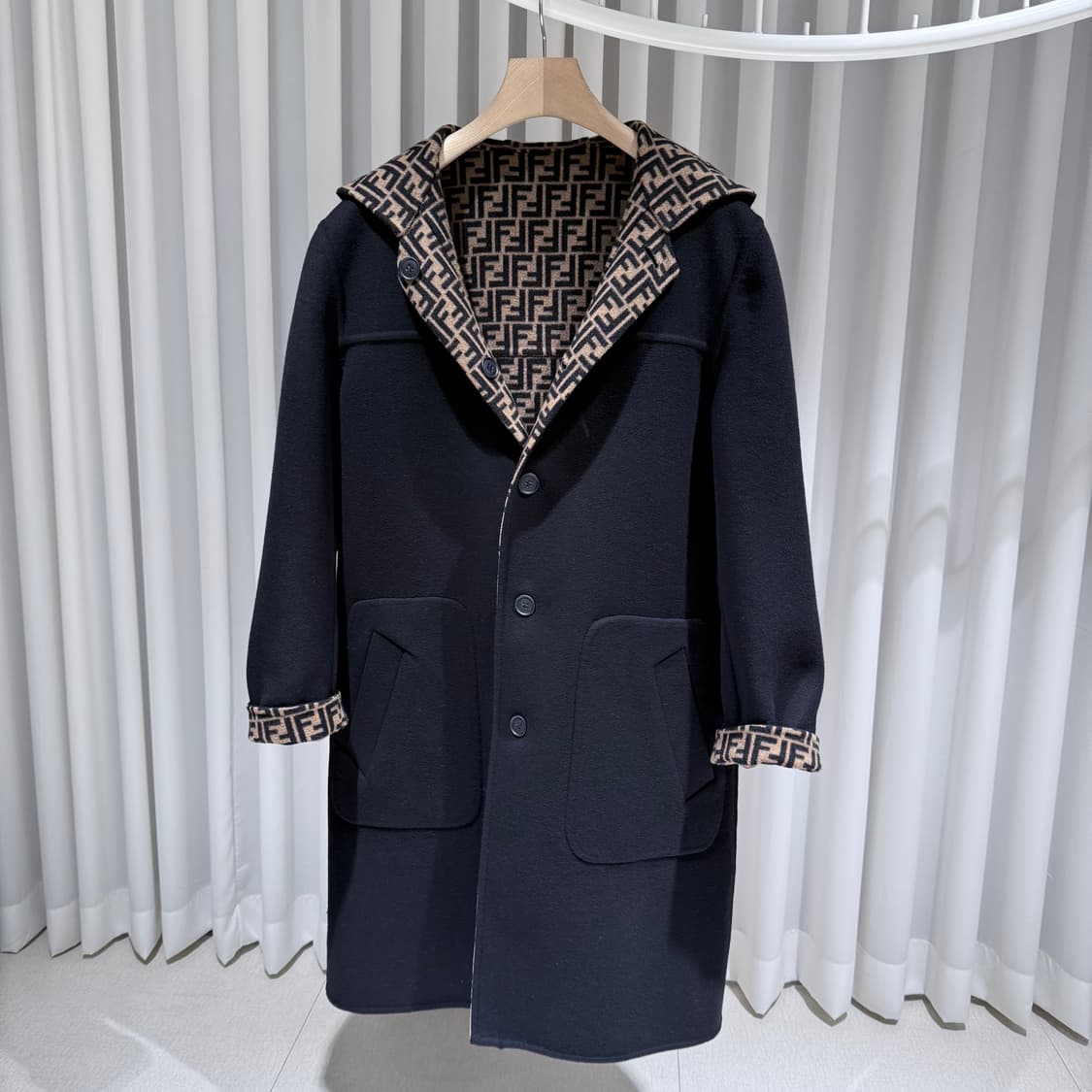 52 / 펜디 FF모노그램 리버시블 캐시미어 후드 블랙 코트 상품이미지2